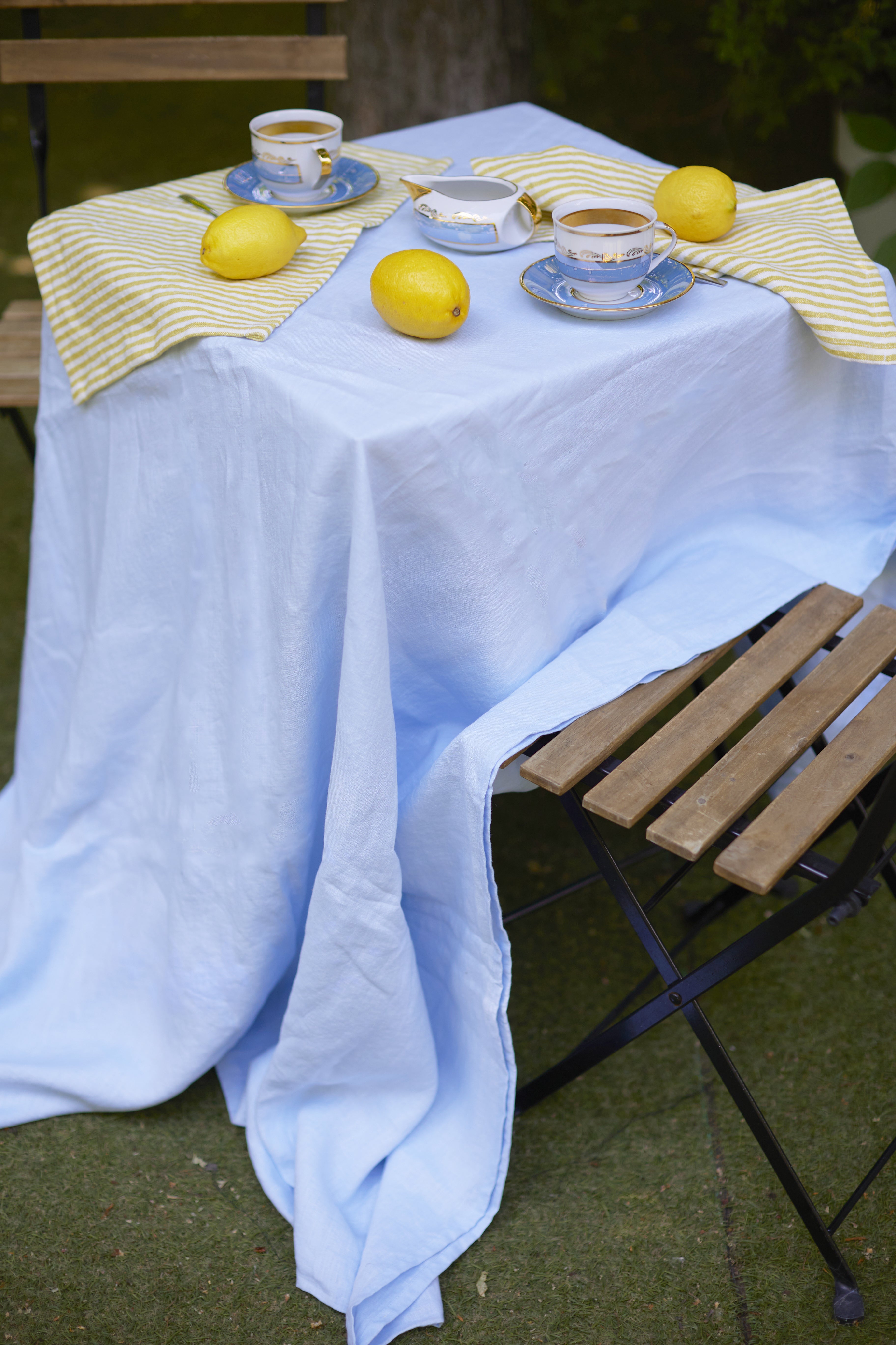 Nappe en lin bleu ciel