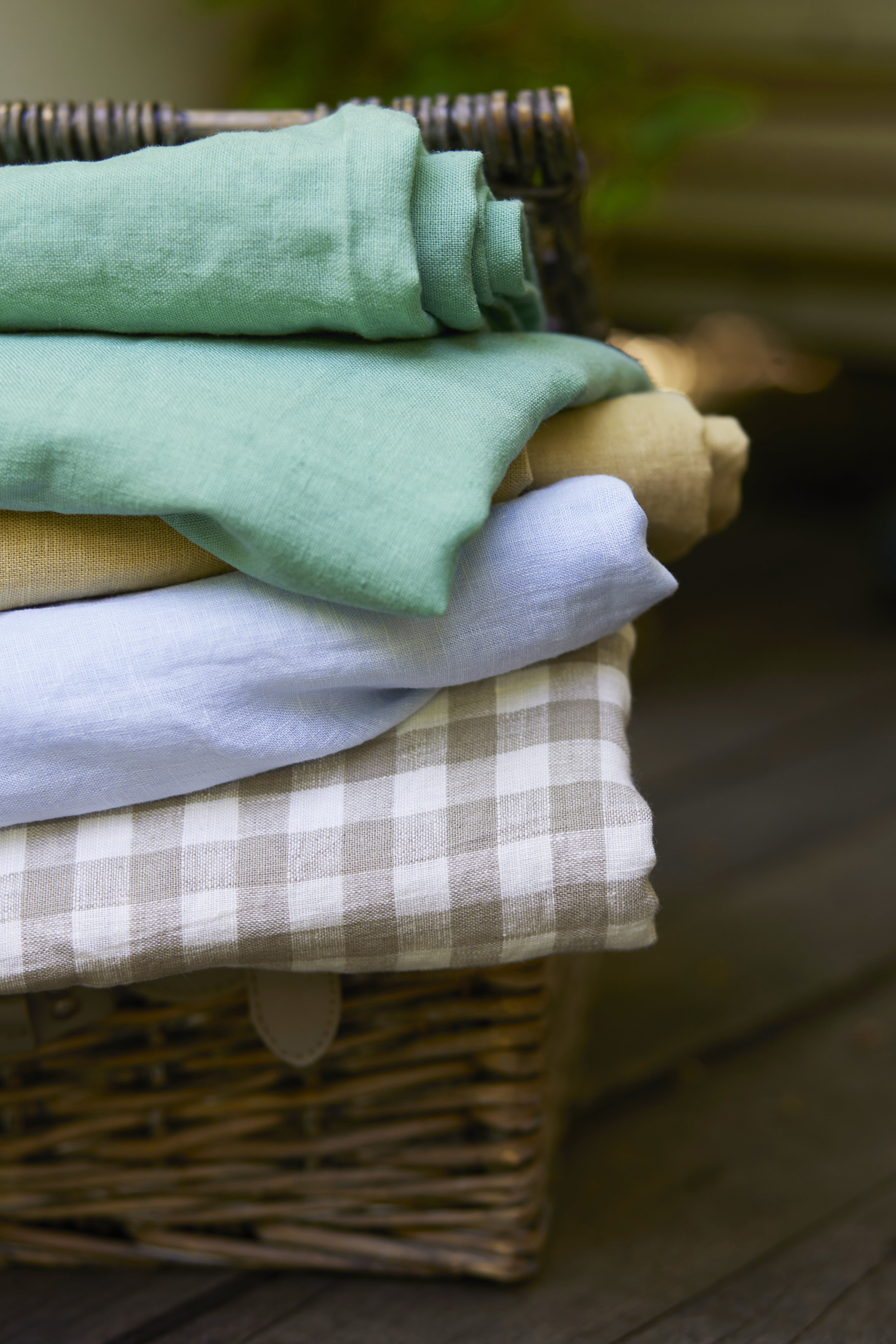 Salbeigrüne Tagesdecke