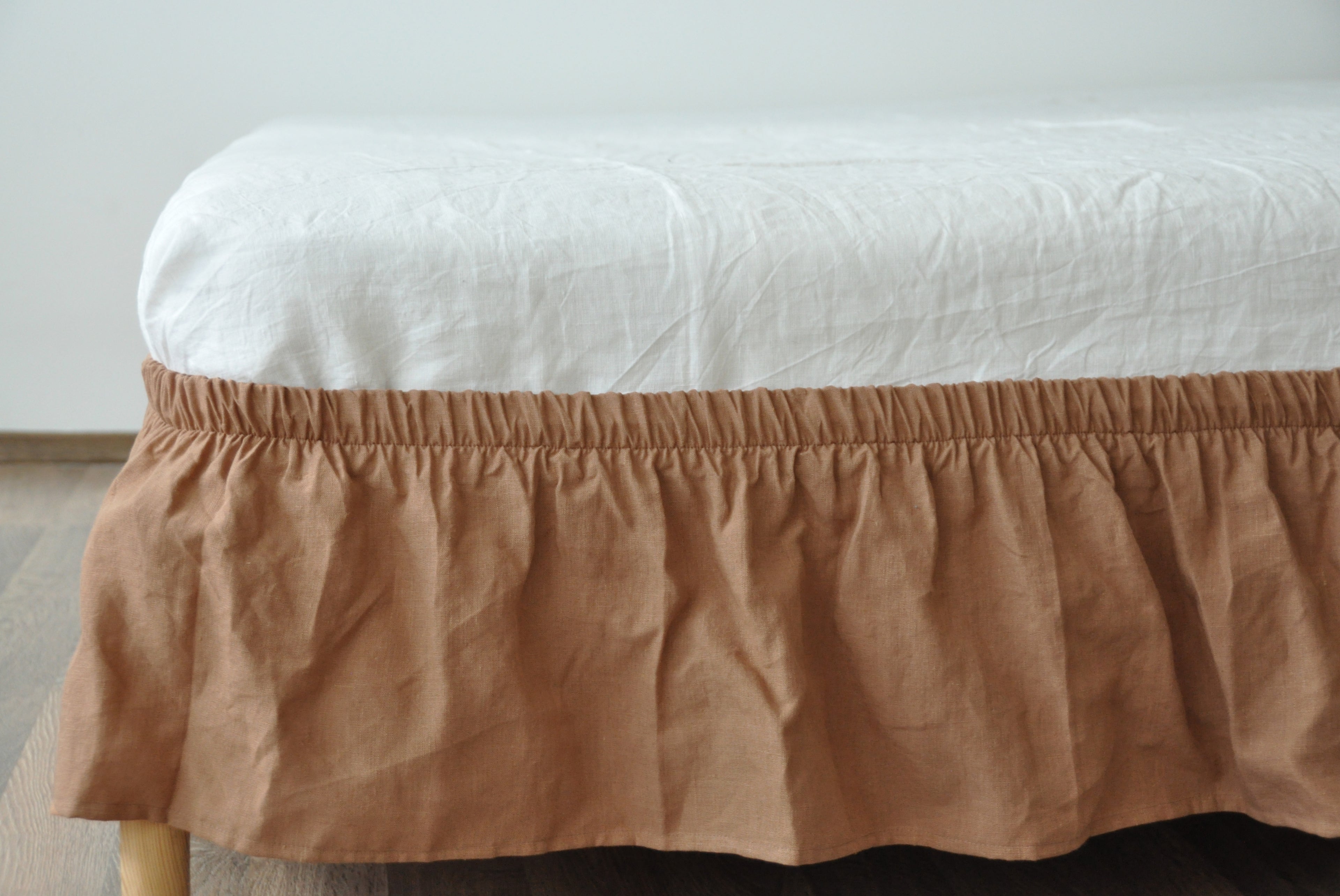 Jupe de lit enveloppante en lin argile