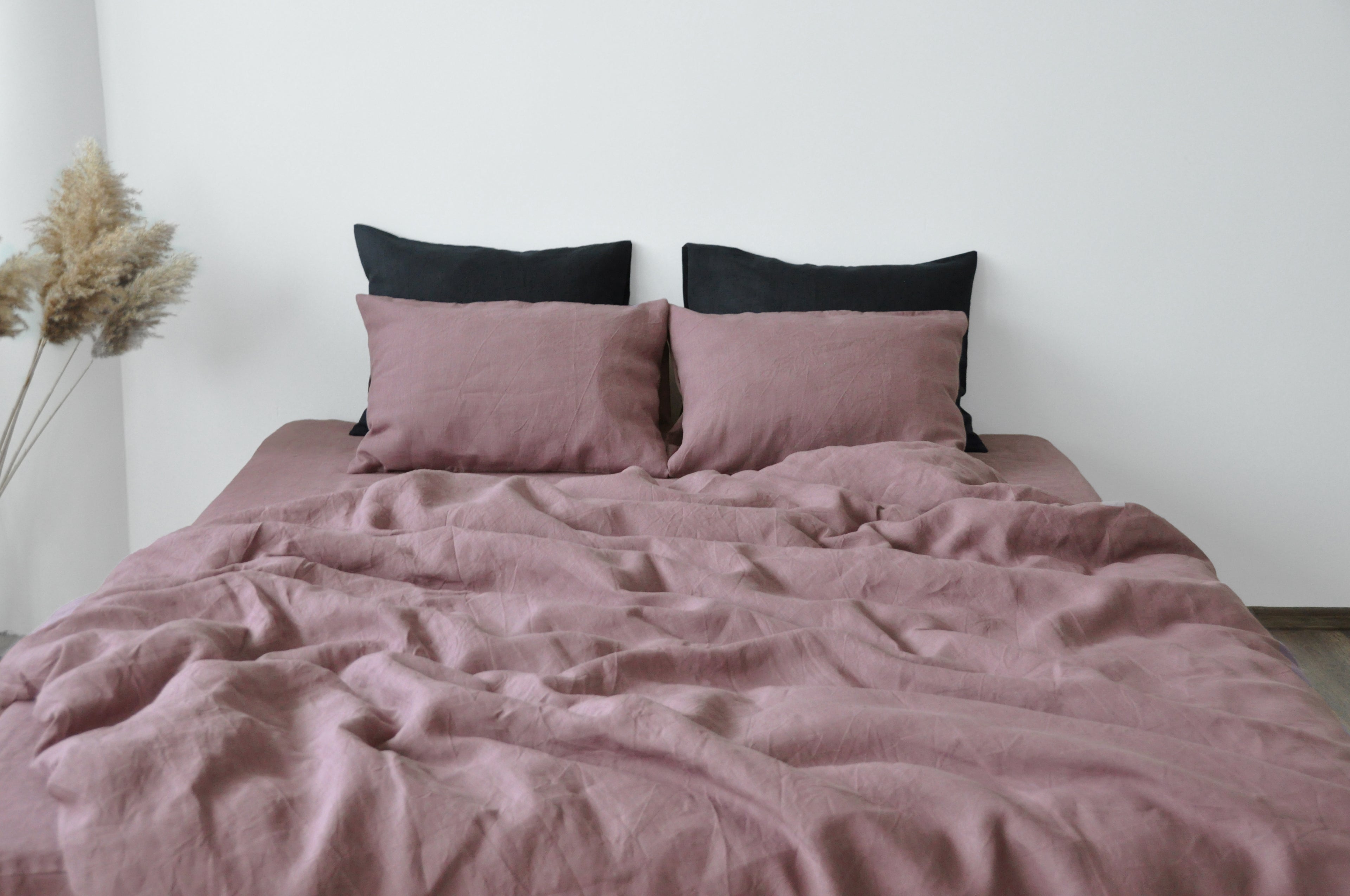 Woodrose pillowcase