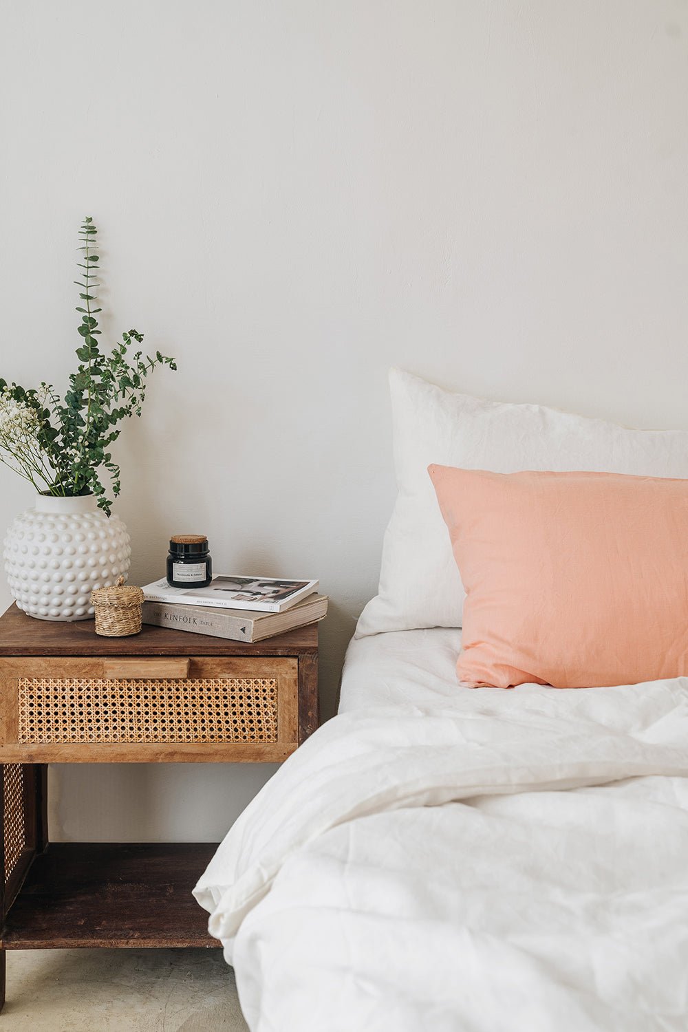 "White pillowcase - True Things"