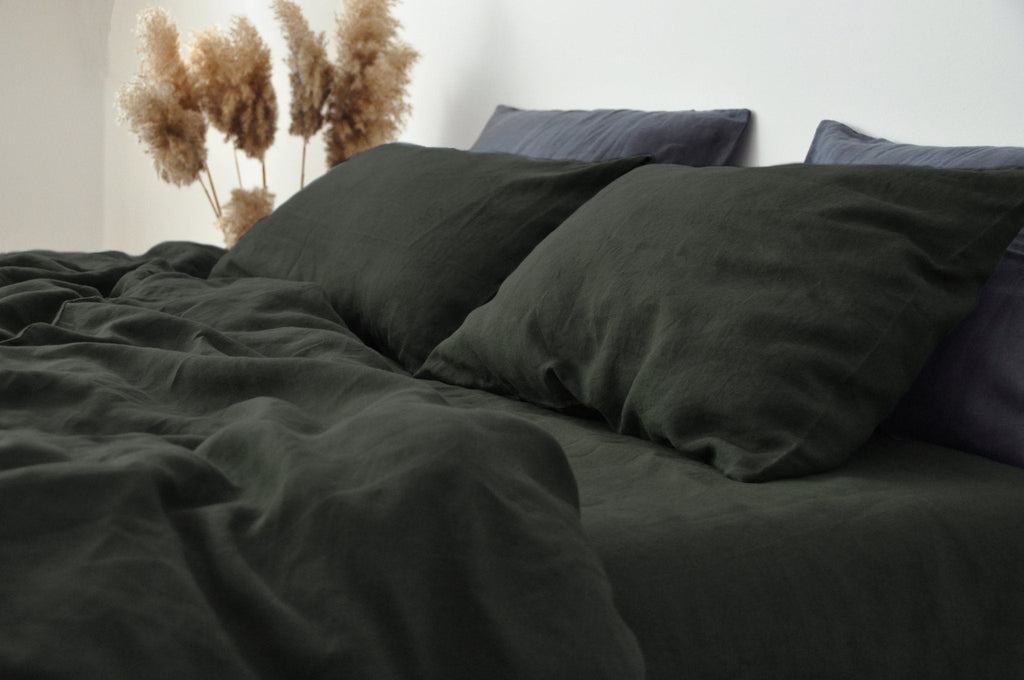 "Charcoal green duvet cover - True Things"