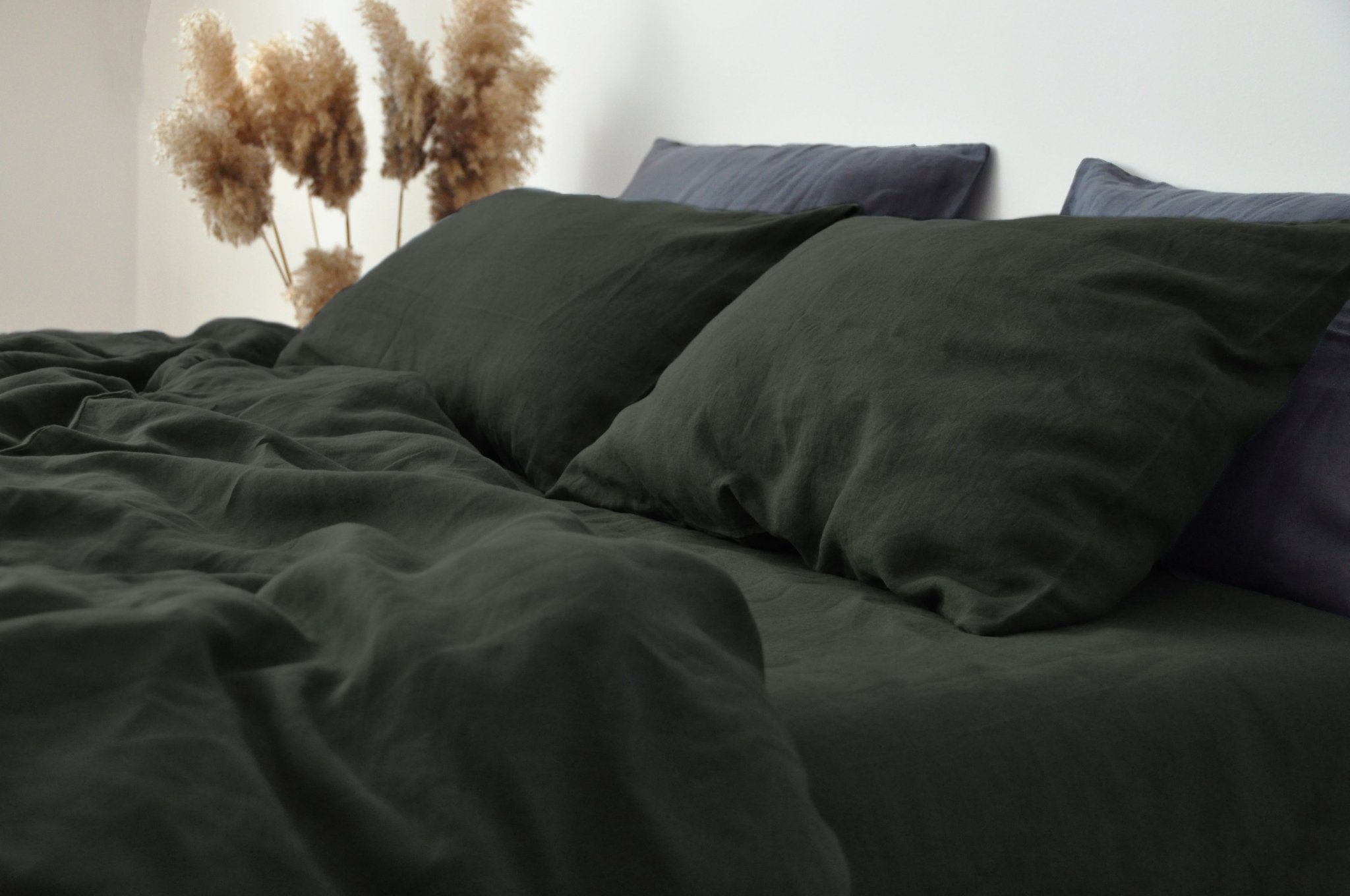 "Charcoal green duvet cover - True Things"