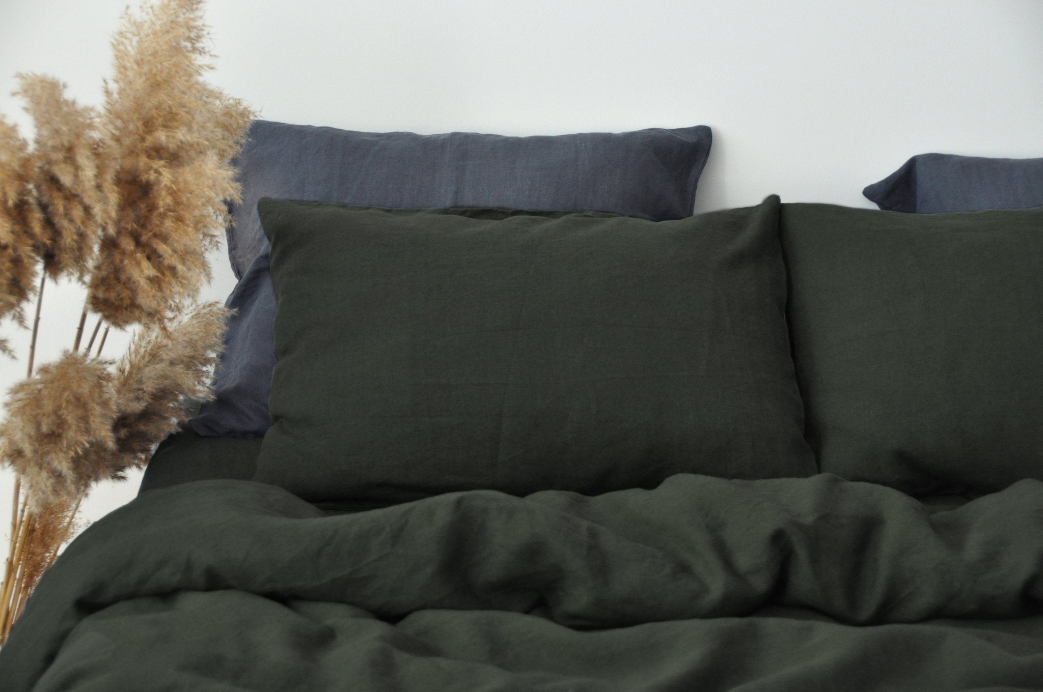"Charcoal green duvet cover - True Things"