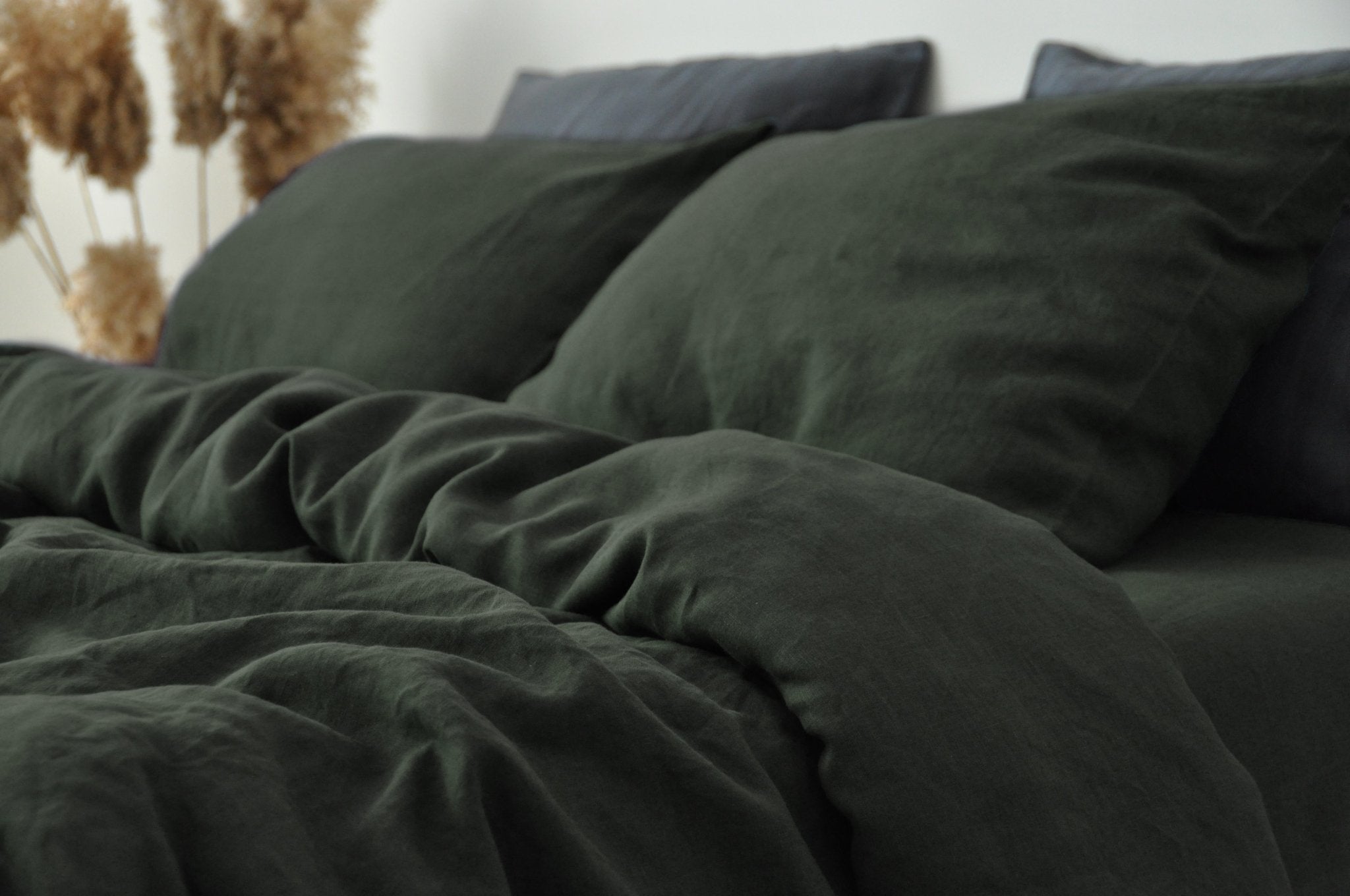 "Charcoal green pillowcase - True Things"