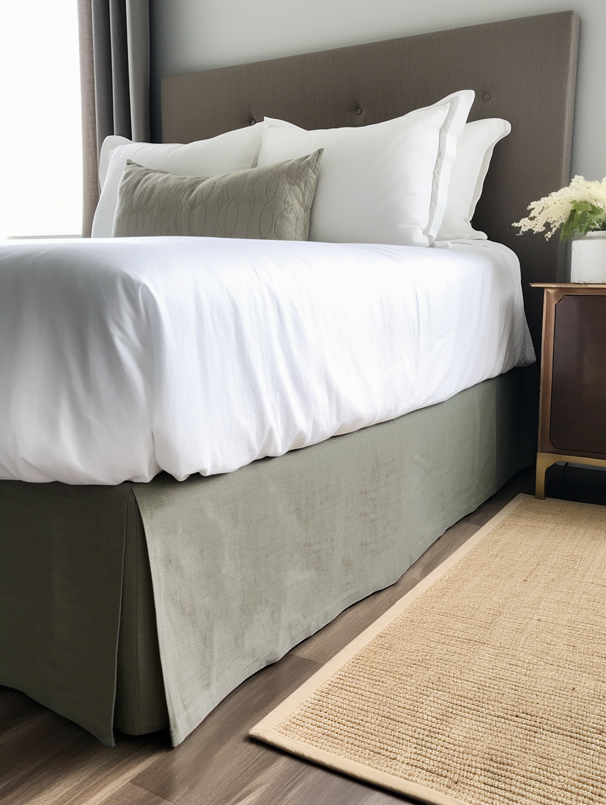 Jupe de lit sur mesure en lin gris sauge