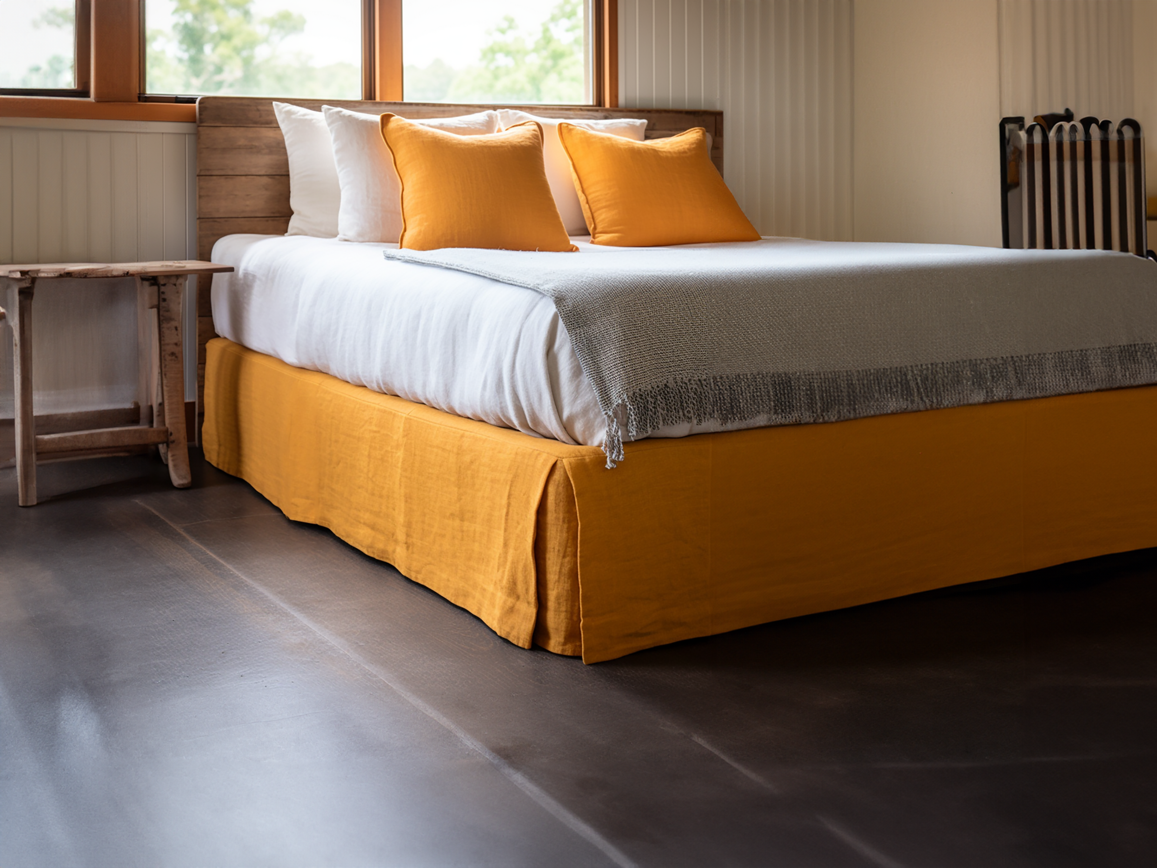 Jupe de lit sur mesure en lin curcuma