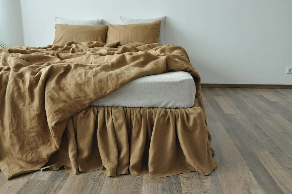 Jupe de lit à volants en lin taupe