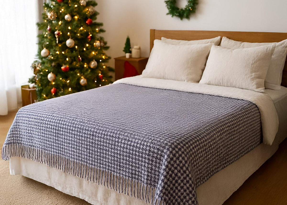 Lilac and black houndstooth merino wool blanket