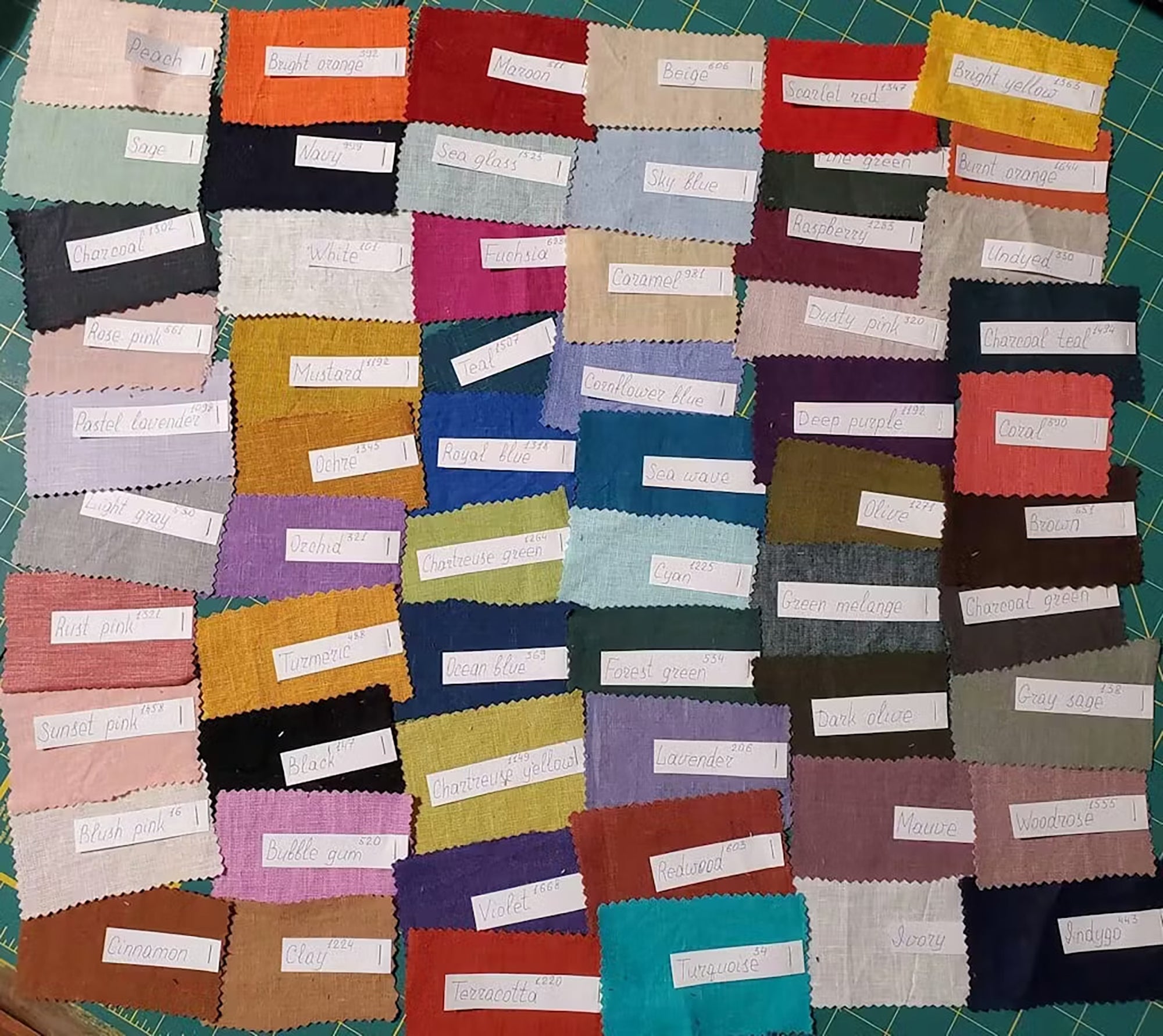 Échantillons de tissus (plus de 70 couleurs)