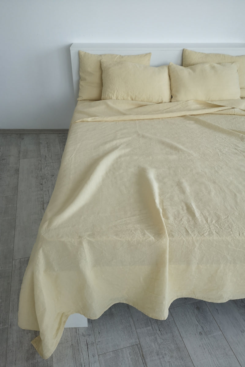 Pastel yellow sheet set