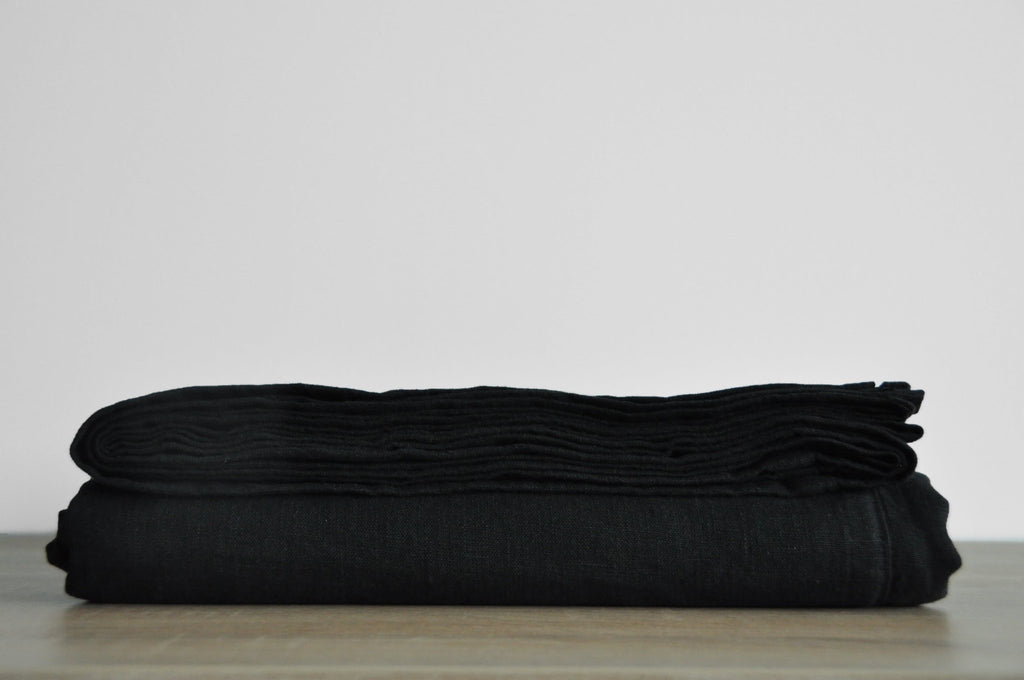 Black coverlet - True Things