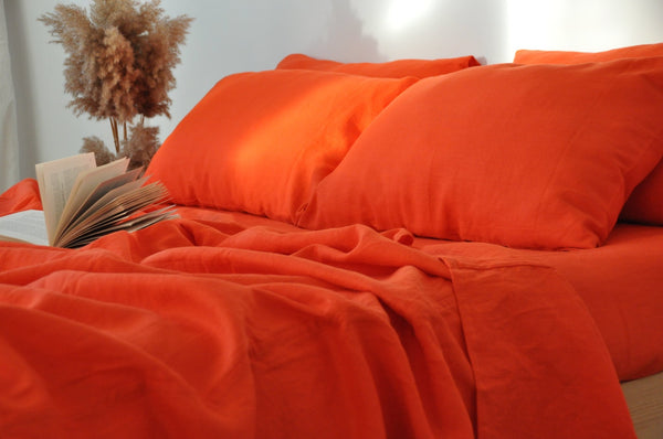 Bright orange fitted sheet - True Things