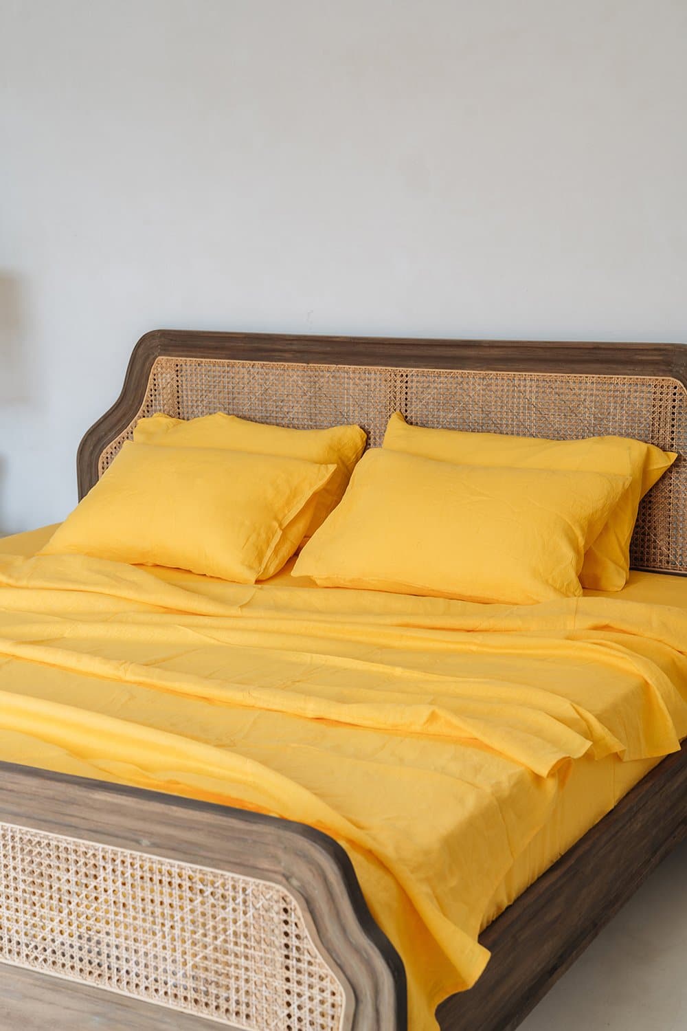 Bright yellow fitted sheet - True Things
