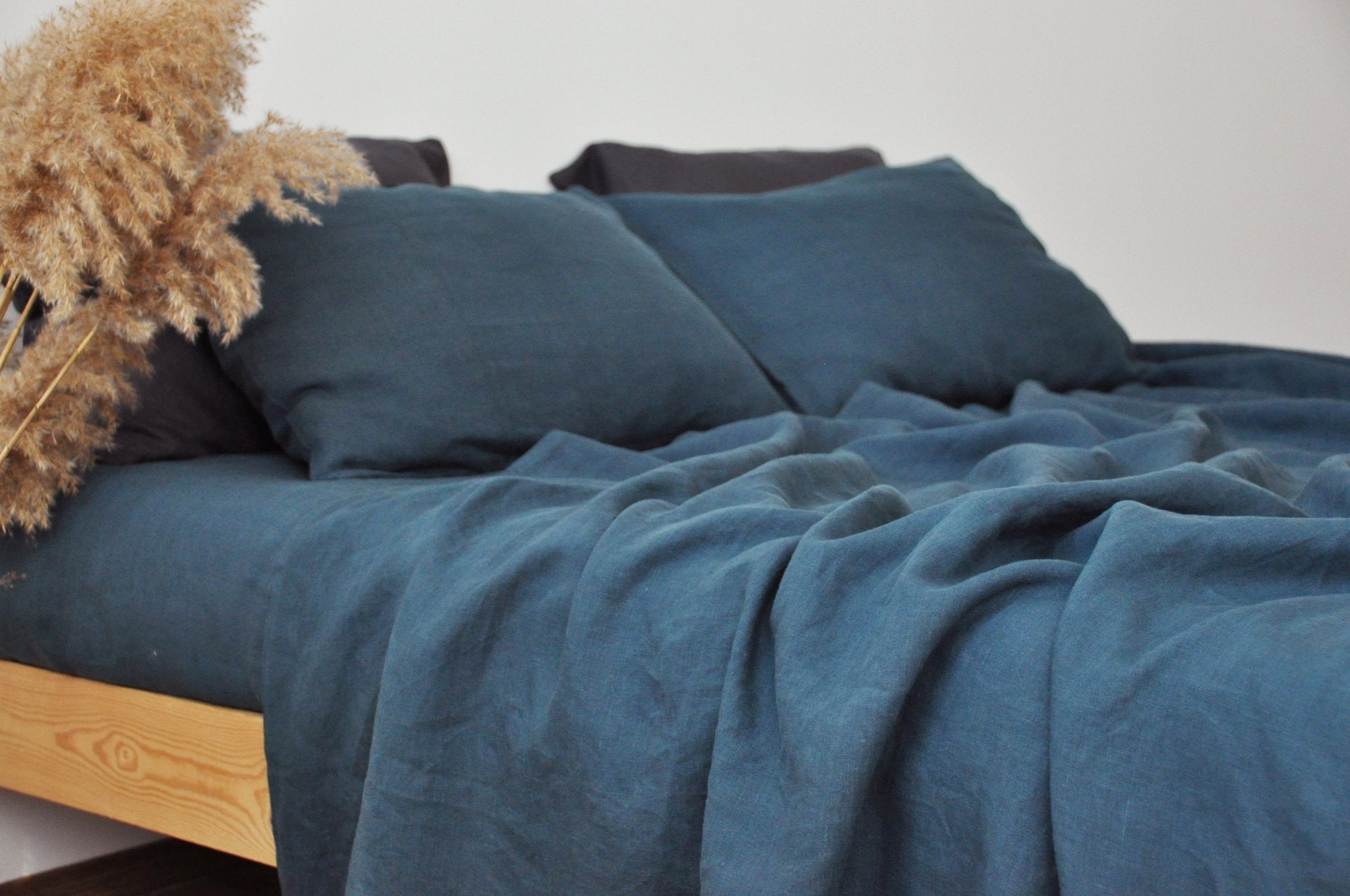 Charcoal teal fitted sheet - True Things