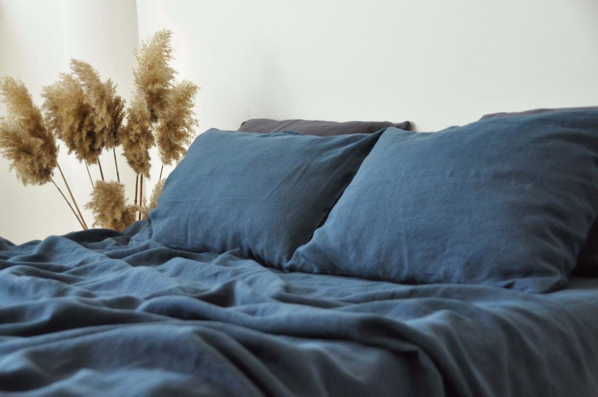 Charcoal teal fitted sheet - True Things