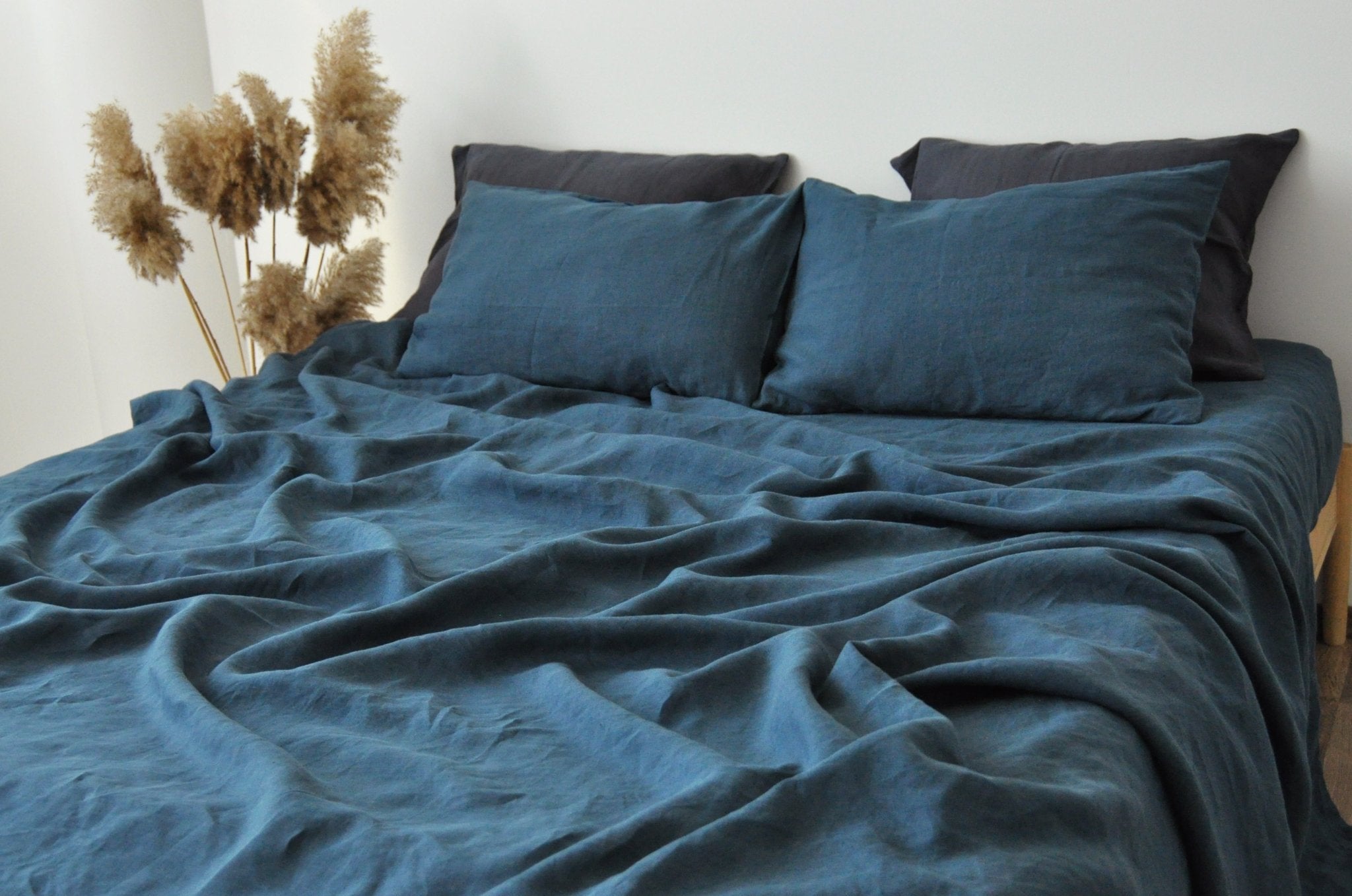 Charcoal teal fitted sheet - True Things