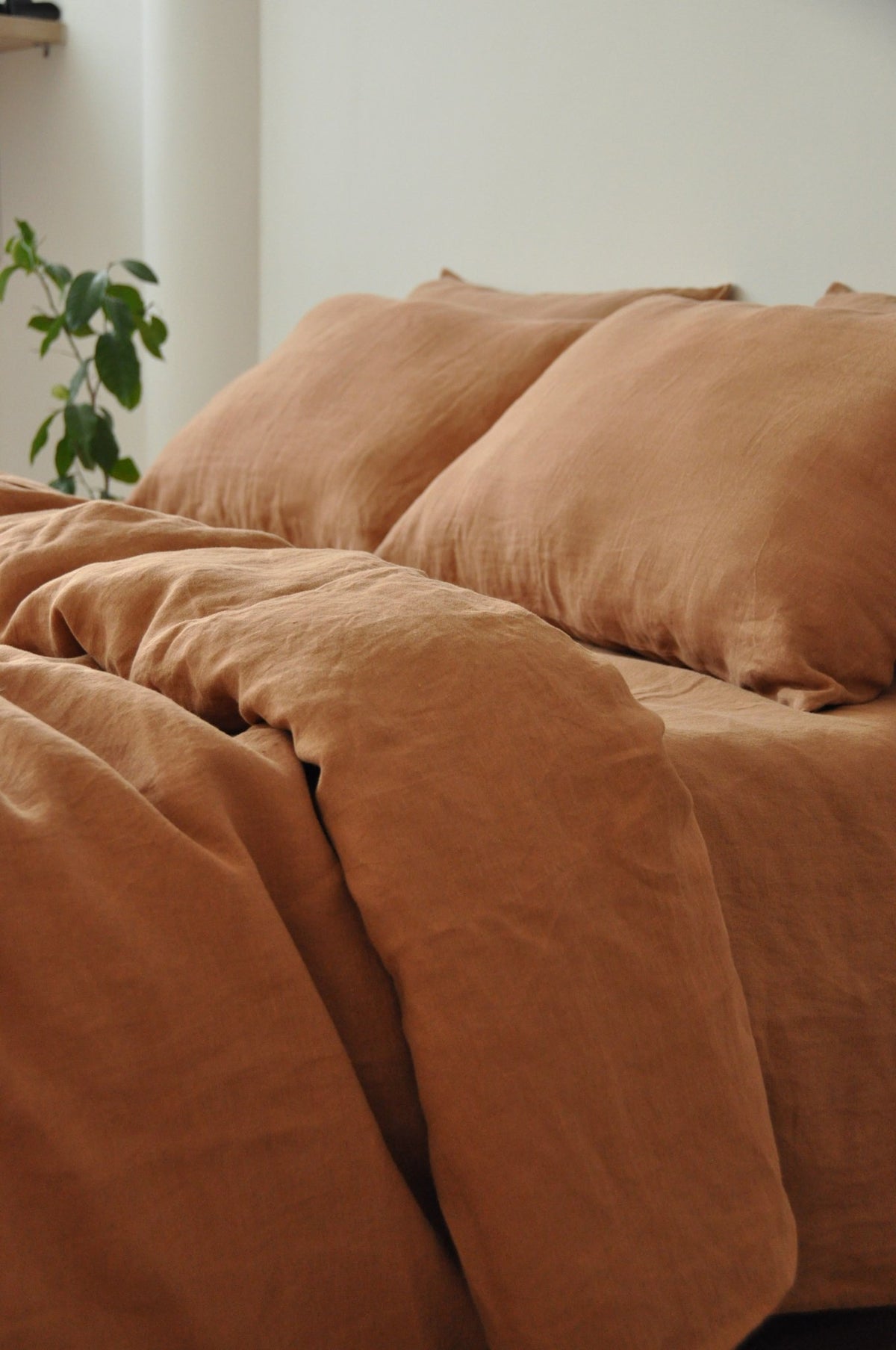 READY TO SHIP / newest Set of 2 clay linen pillowcases / Brown pillow cover / Square size / Envelope closure / Stonewashed