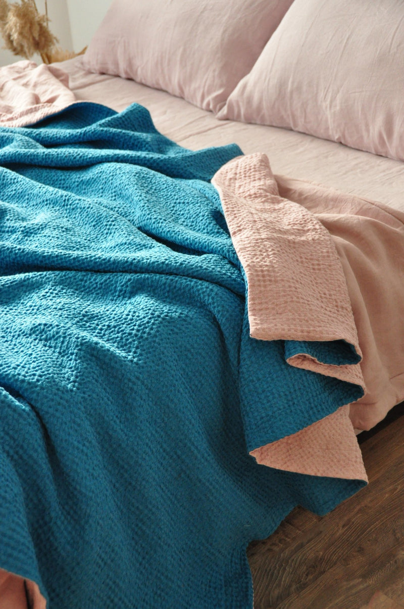 Double-sided waffle coverlet
