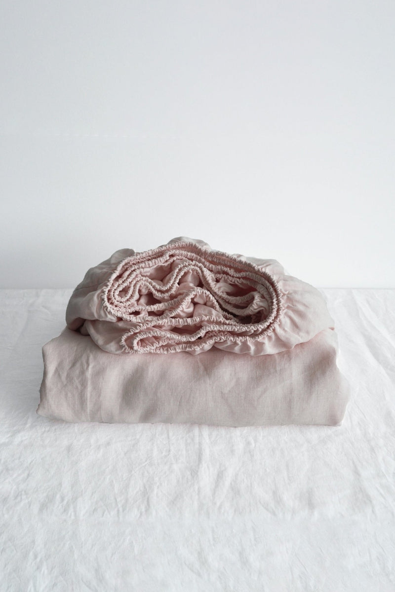 Dusty pink fitted sheet