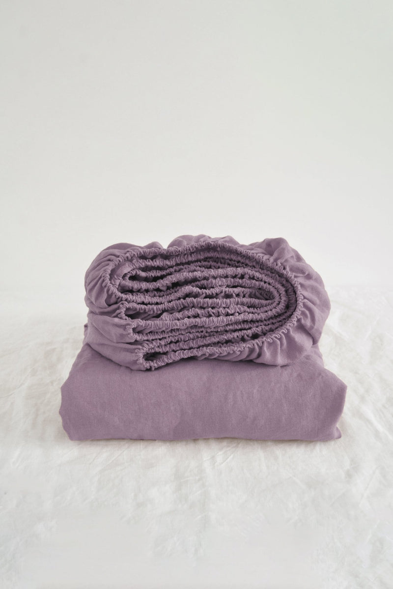 Mauve fitted sheet