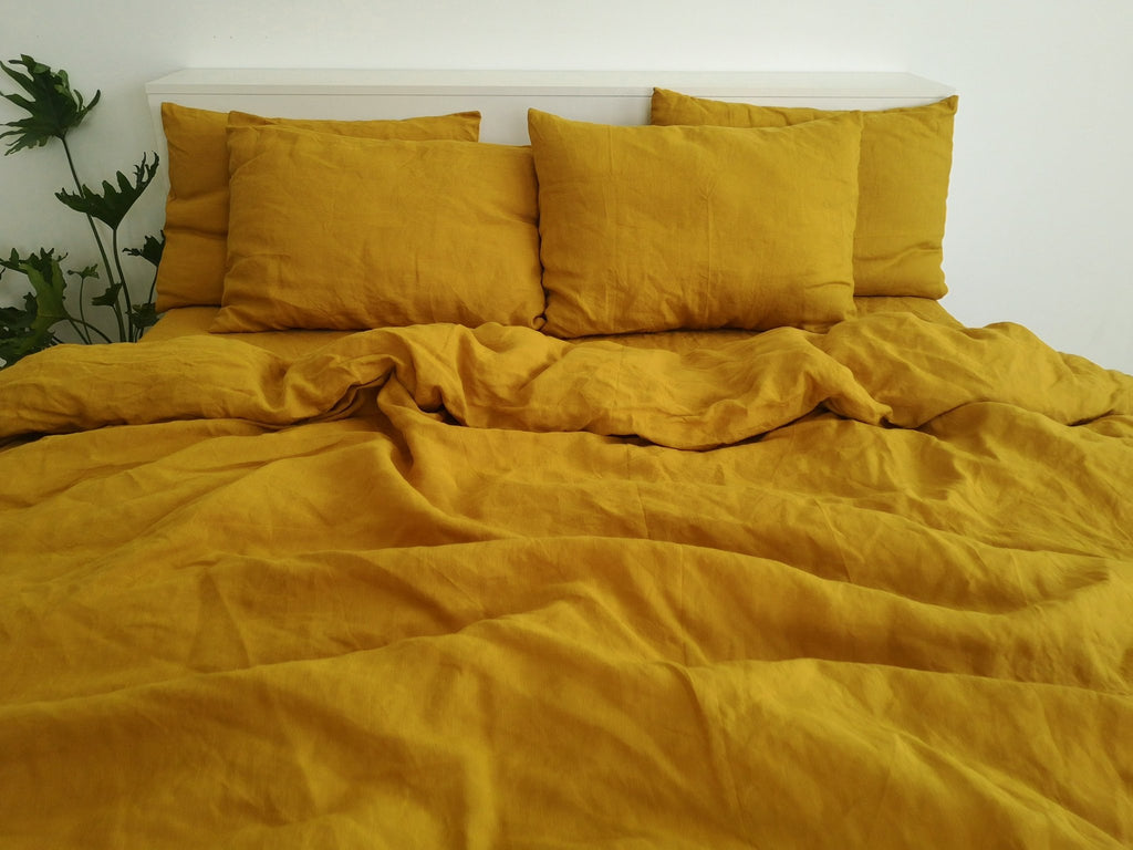 Mustard fitted sheet