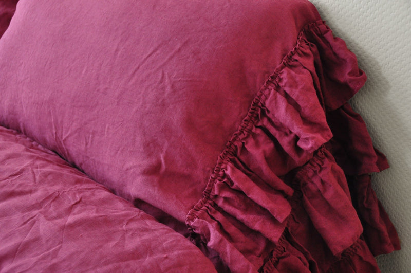 Raspberry ruffled duvet cover - True Things