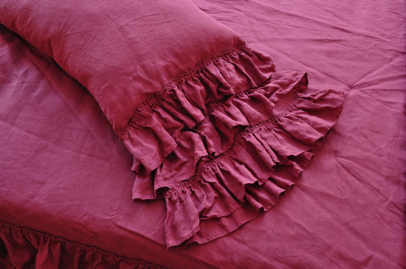 Raspberry ruffled duvet cover - True Things