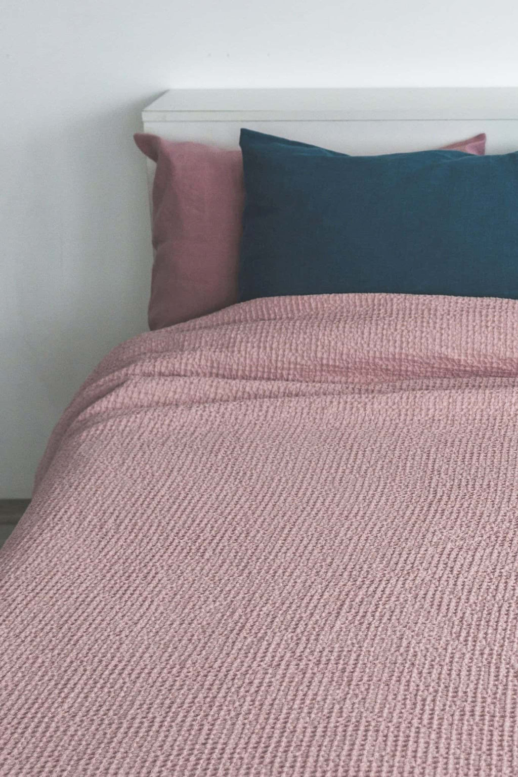 Couvre-lit gaufré rose