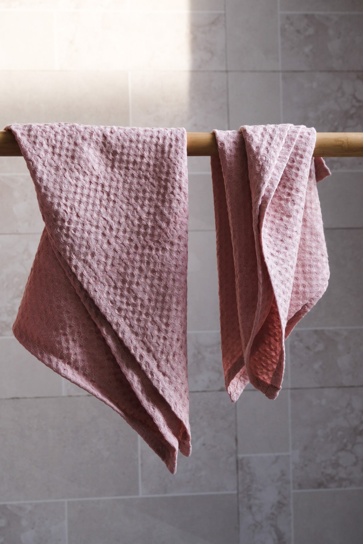 Serviette gaufrée rose