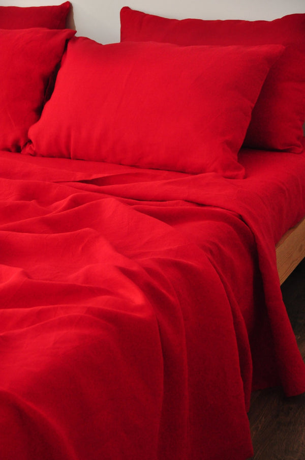 Scarlet red fitted sheet