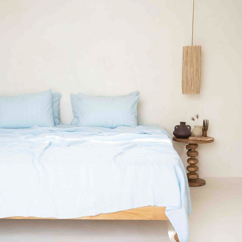 Himmelblaues Bettlaken