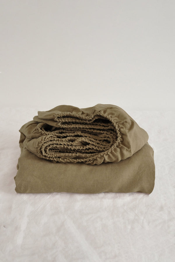 Taupe fitted sheet