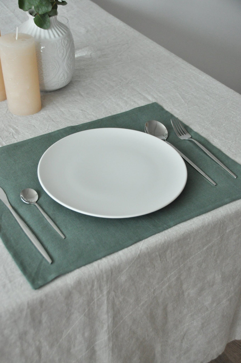 Undyed linen tablecloth - True Things